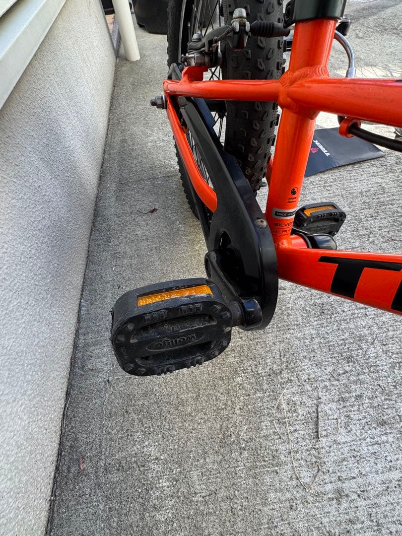 Trek 16インチ キッズバイク オレンジ 補助輪付き