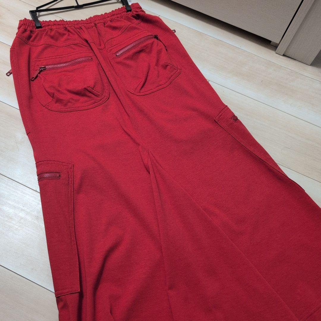 赤いロングスカート ジッパーポケット付き