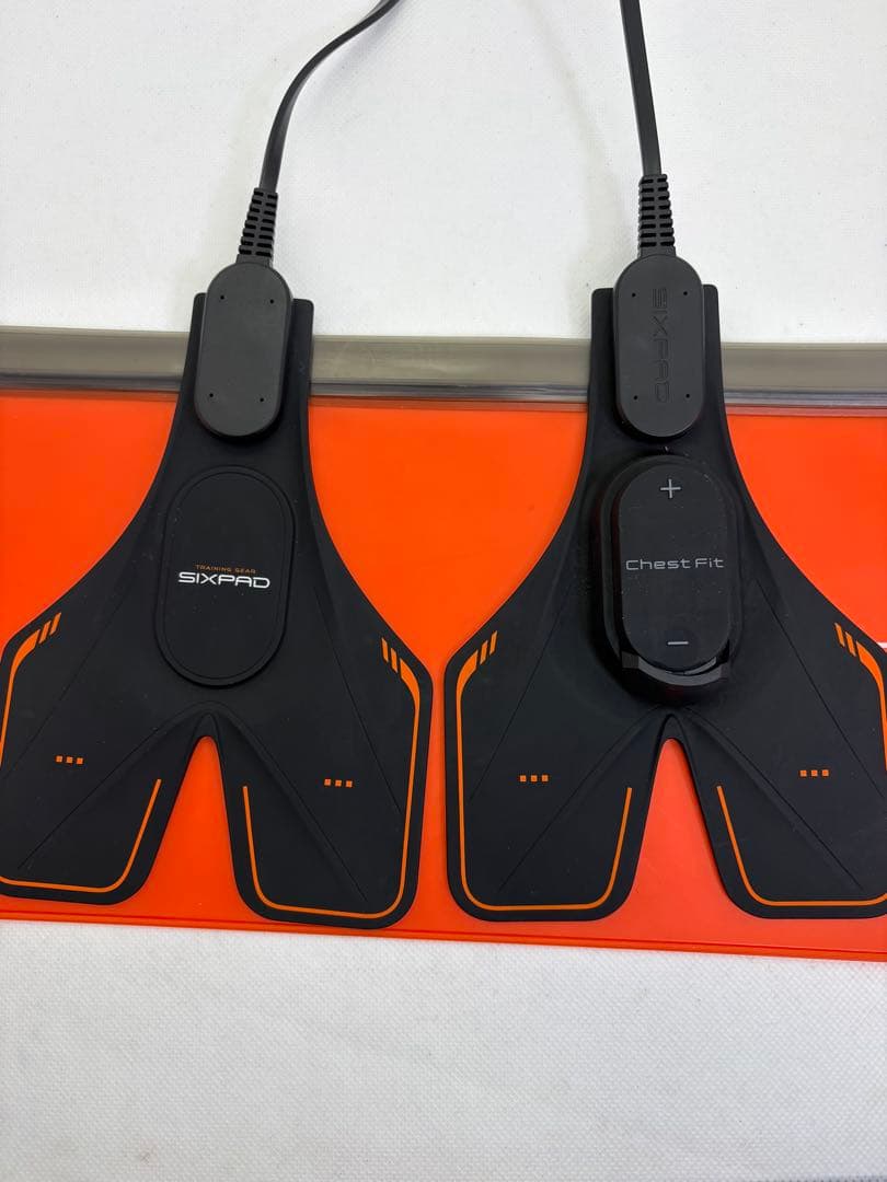 【週末とろけるSALE】【美品】チェストフィット シックスパッド SIXPAD