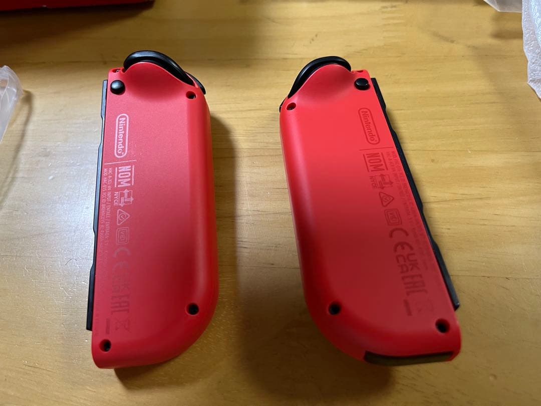 Nintendo Switch マリオレッド 美品