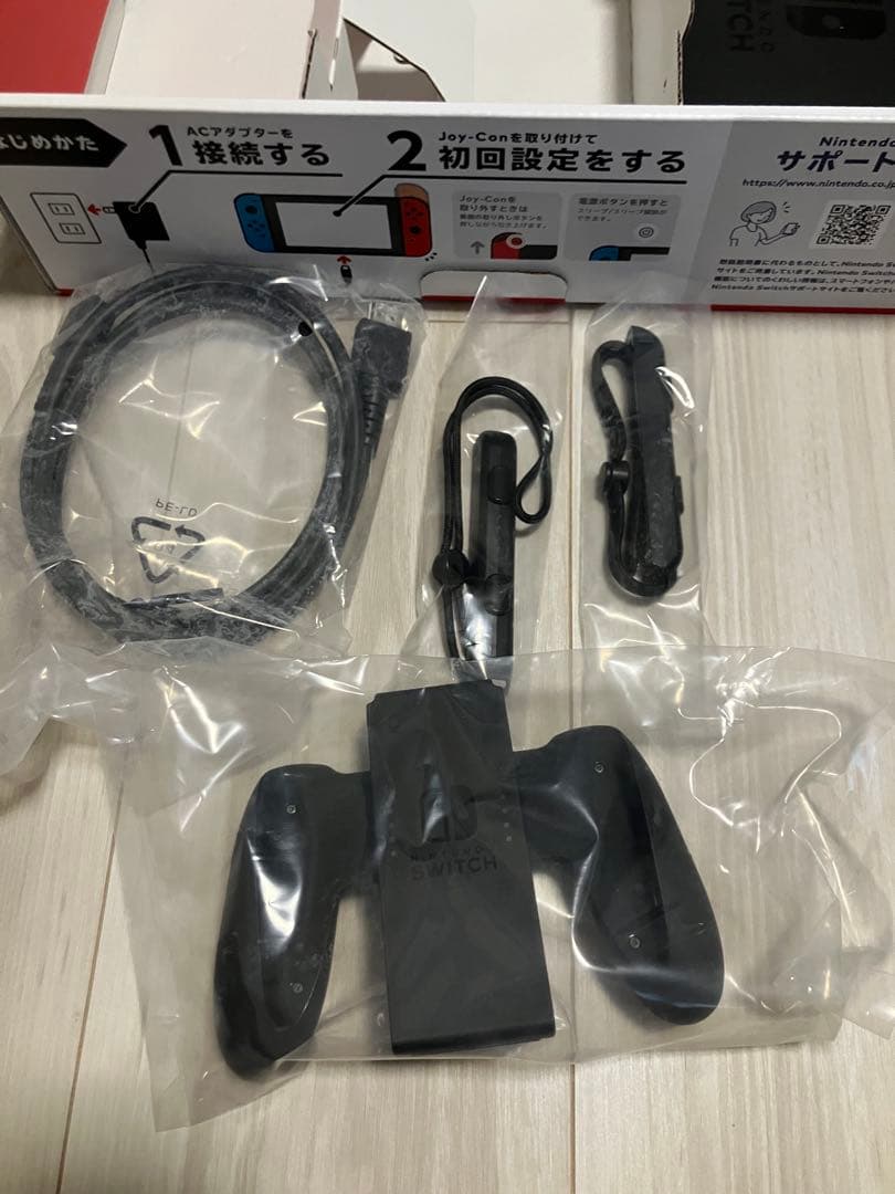 【美品】Nintendo Switch ネオンレッド/ブルー 本体