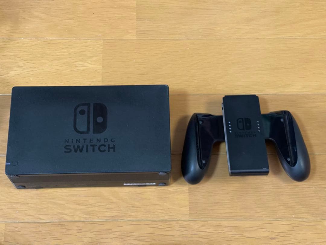Nintendo Switch 本体 赤/青 コントローラー2つ付き
