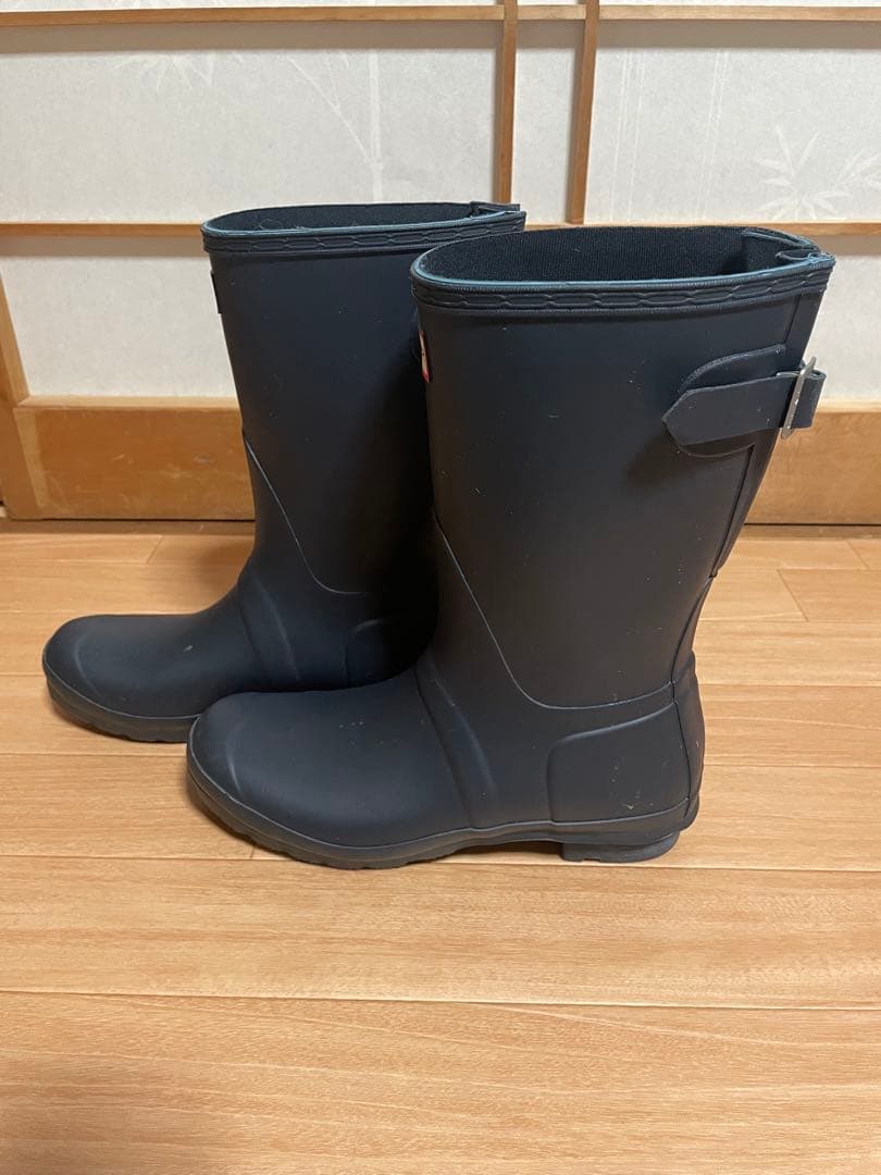 HUNTER ネイビー バックル付きレインブーツ
