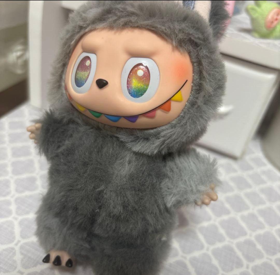 ラブブ 黒