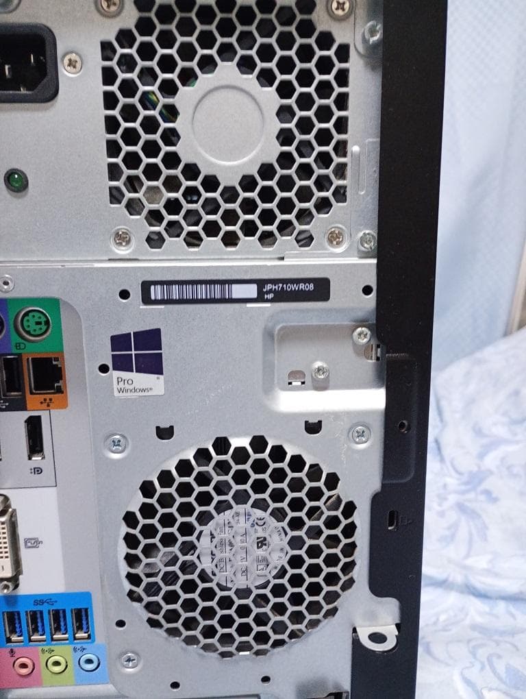 HP Z240　Windows11　SSD256　RAM 8GB　DVD-RW