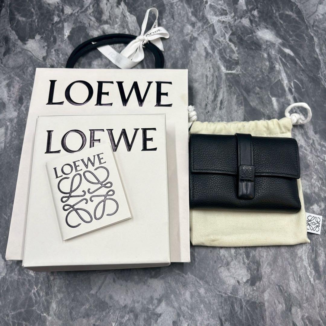 なな　　LOEWE バーティカルウォレット 折り財布　ブラック　箱付き