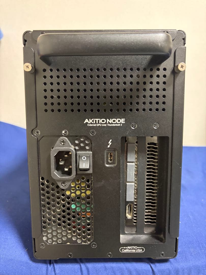 I*s様 AKiTiO Node eGPU BoxとXFX RadeonRX V