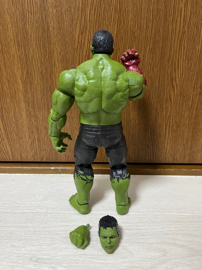 マーベルレジェンド　ビルド　ハルク　ガントレット　アクションフィギュア