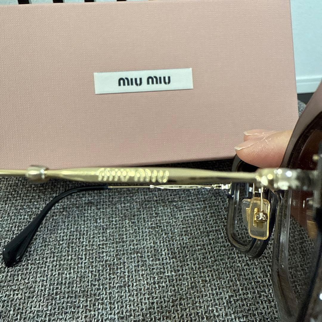 美品　MIU MIU ビッグフレーム サングラス