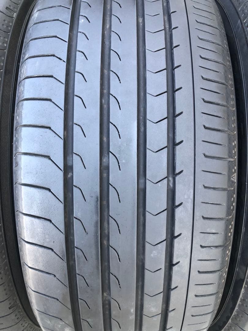215/55 R17 YOKOHAMA BluEarth RV-03、2022年
