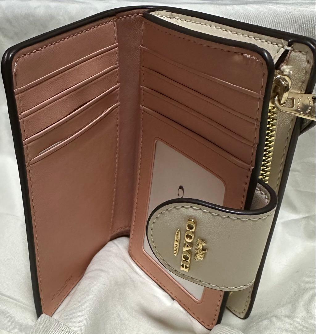 ♡*象様 限定値下　COACH 花柄 二つ折り財布　新品未使用