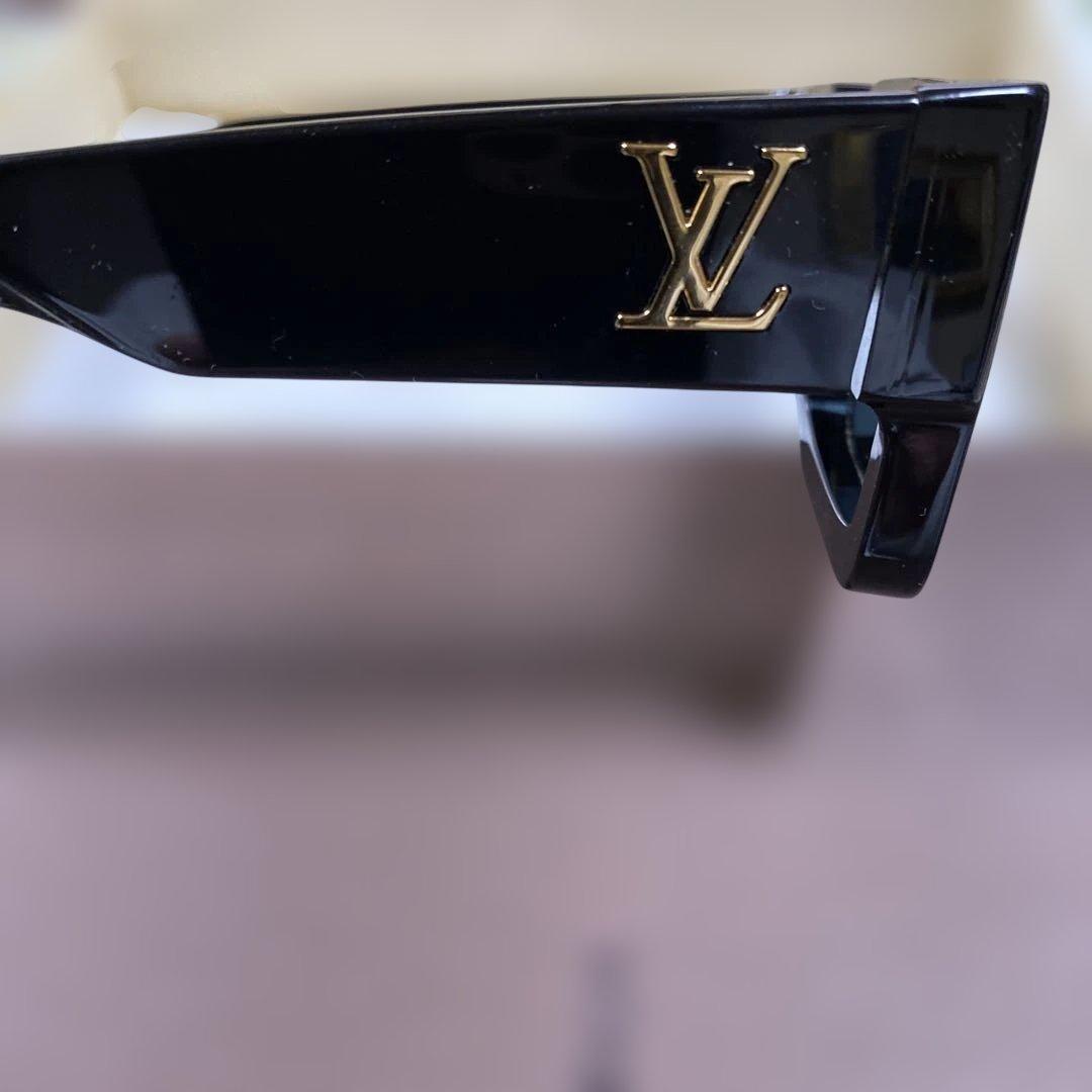 s*a様 Louis Vuitton ブラック サングラス男女両用