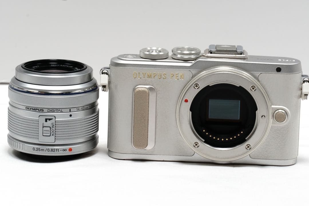 OLYMPUS PEN E-PL8 ホワイト