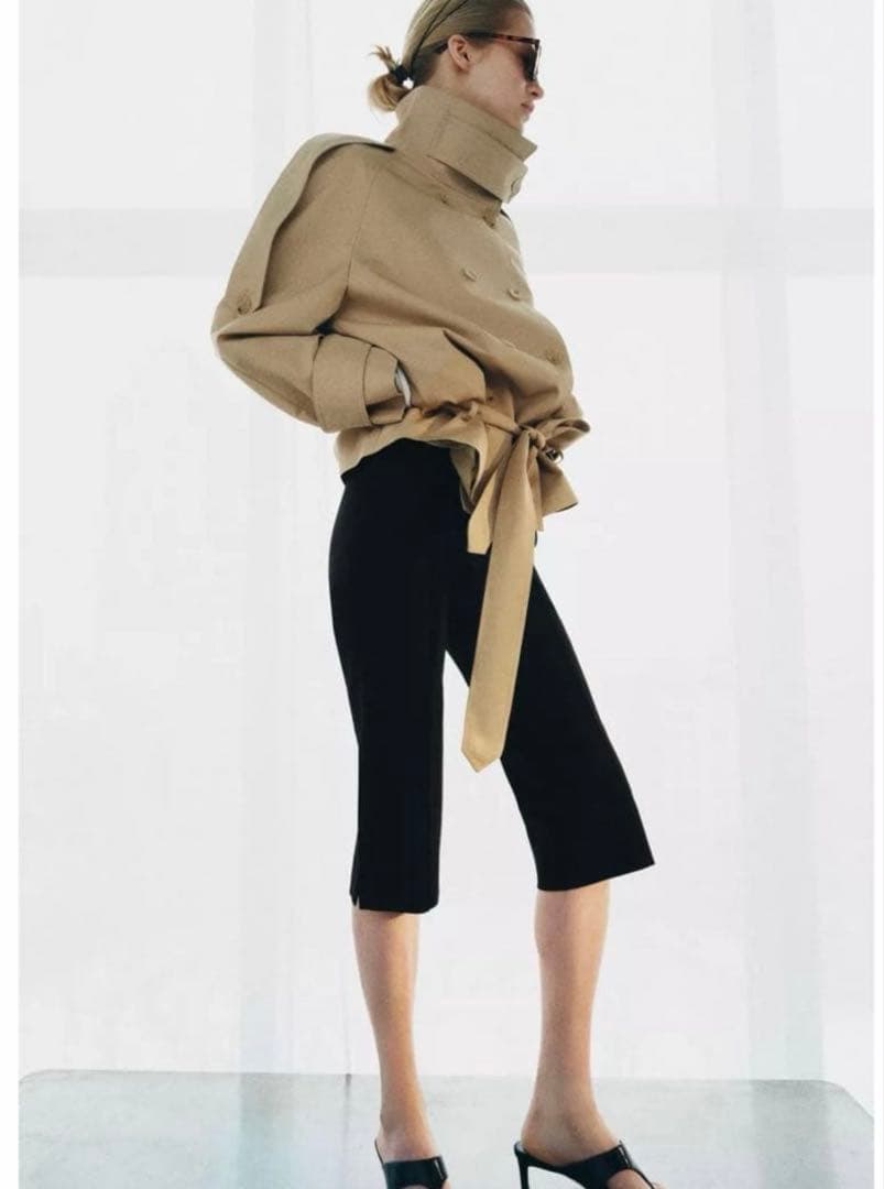 ZARAのショート丈ハイネックトレンチコート★Lサイズ★ベージュ色