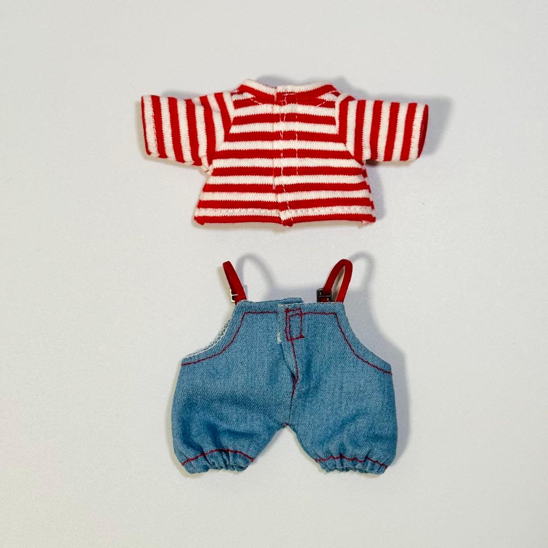 新品 モンチッチ キーチェーン 女の子 SSサイズ お洋服セット付き