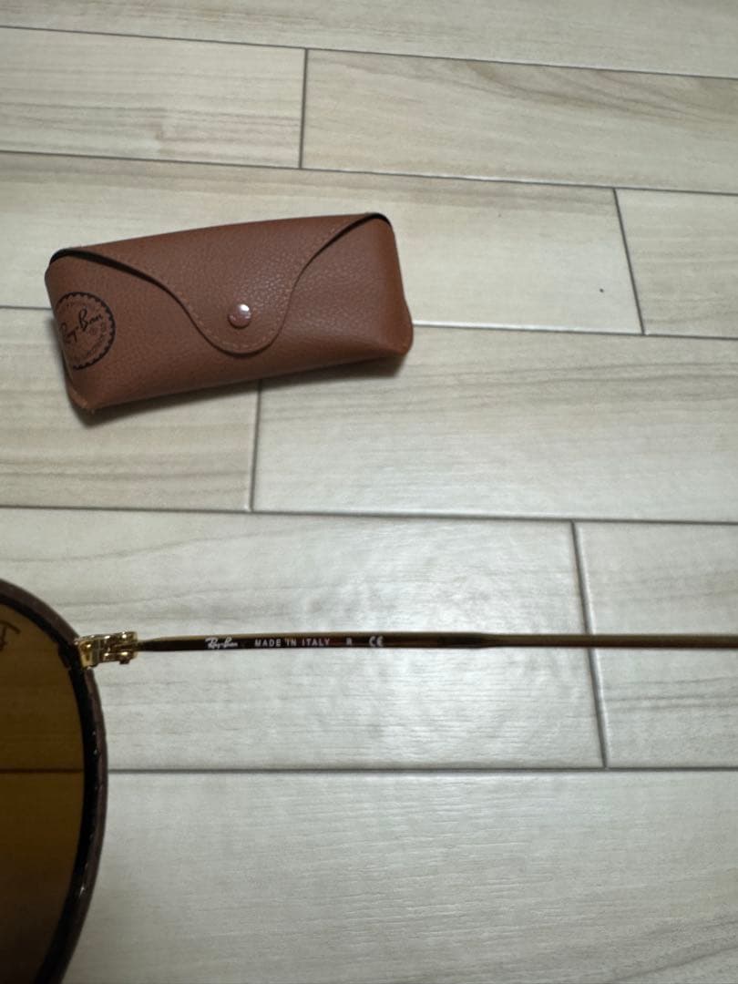 Ray-Ban ブラウンラウンドサングラス ケース付き