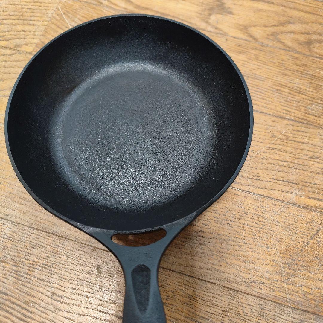 岩鉄鉄器ダクタイルパン PFAS不使用の鉄フライパン18cm