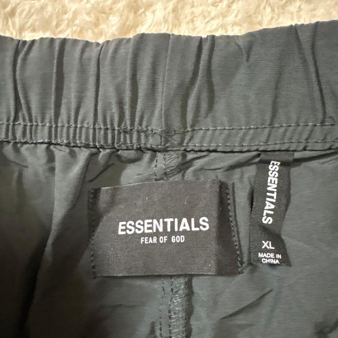 ESSENTIALS ナイロンパンツ　ブラック
