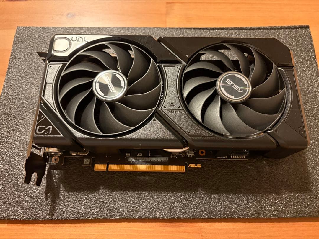 グラフィックボード・グラボ・ビデオカード ASUS DUAL Radeon RX 7600