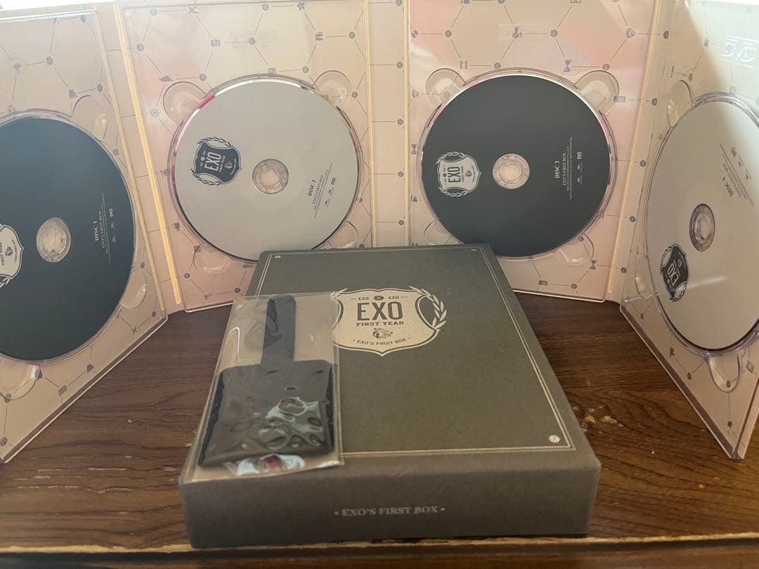 EXO FIRST YEAR 4枚組DVDセット＆CD
