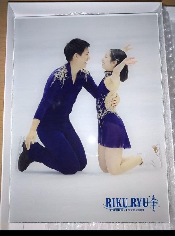 りくりゅう　アクリル盾　A　三浦璃来　木原龍一　フィギュアスケートペア