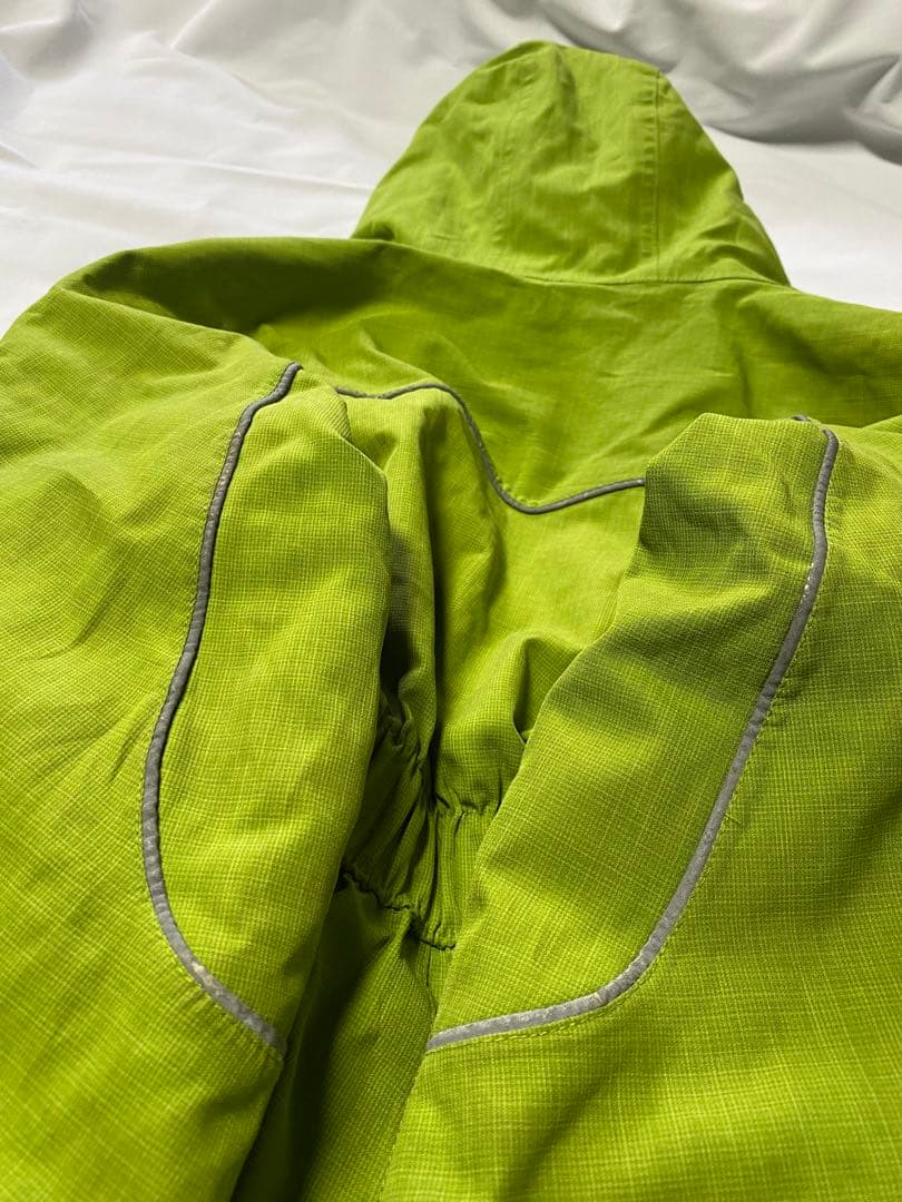 patagonia 子ども用 スキーウェア　ライムグリーン