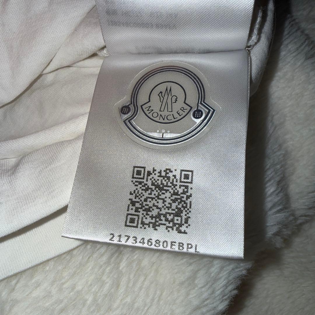 MONCLER ホワイトTシャツ ロゴ入り