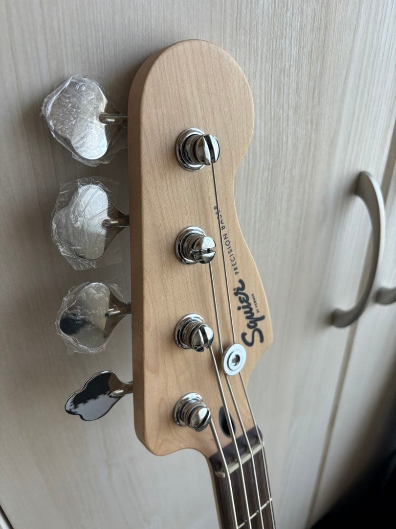 Squier by Fender precision bass スクワイヤー