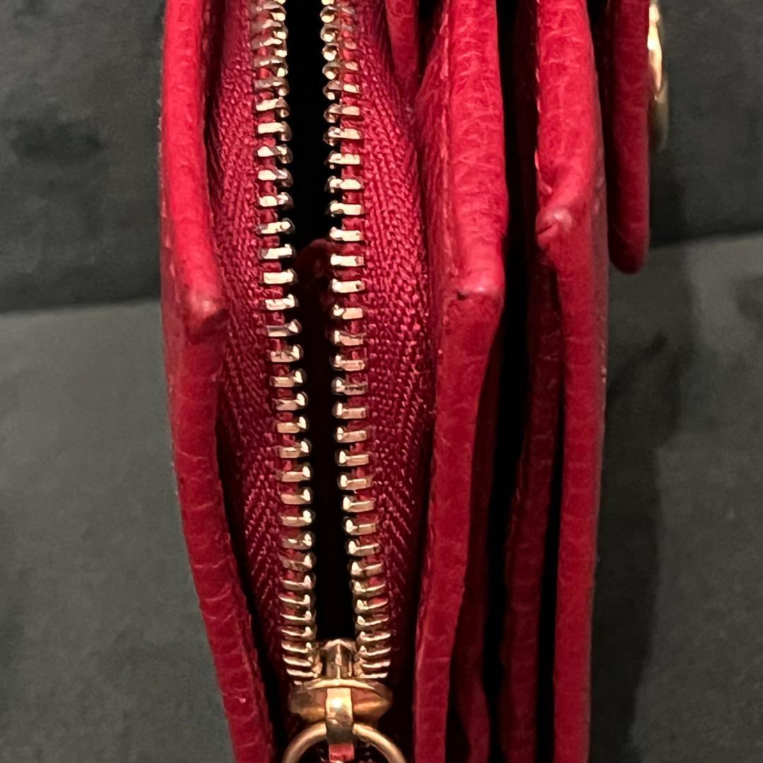 【美品！】GUCCI ミニ財布　マーモント　エンボスロゴ　二つ折り　GG レッド