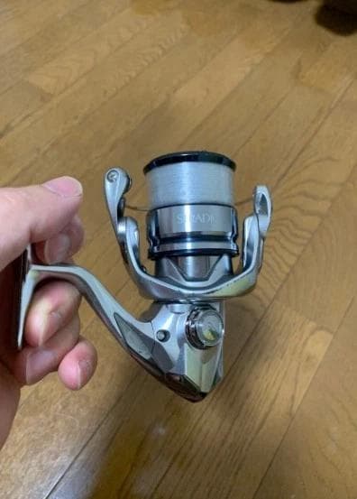 リール Shimano 19 STRADIC 2500SHG e148