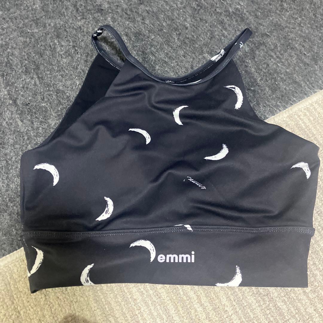 emmi ヨガウェアセット ブラック 月模様