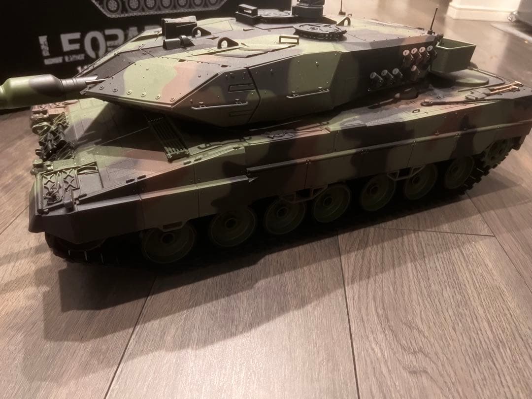 1/16 戦車ラジコン ドイツ主力戦車 レオパルト2 A6☆ヘンロン