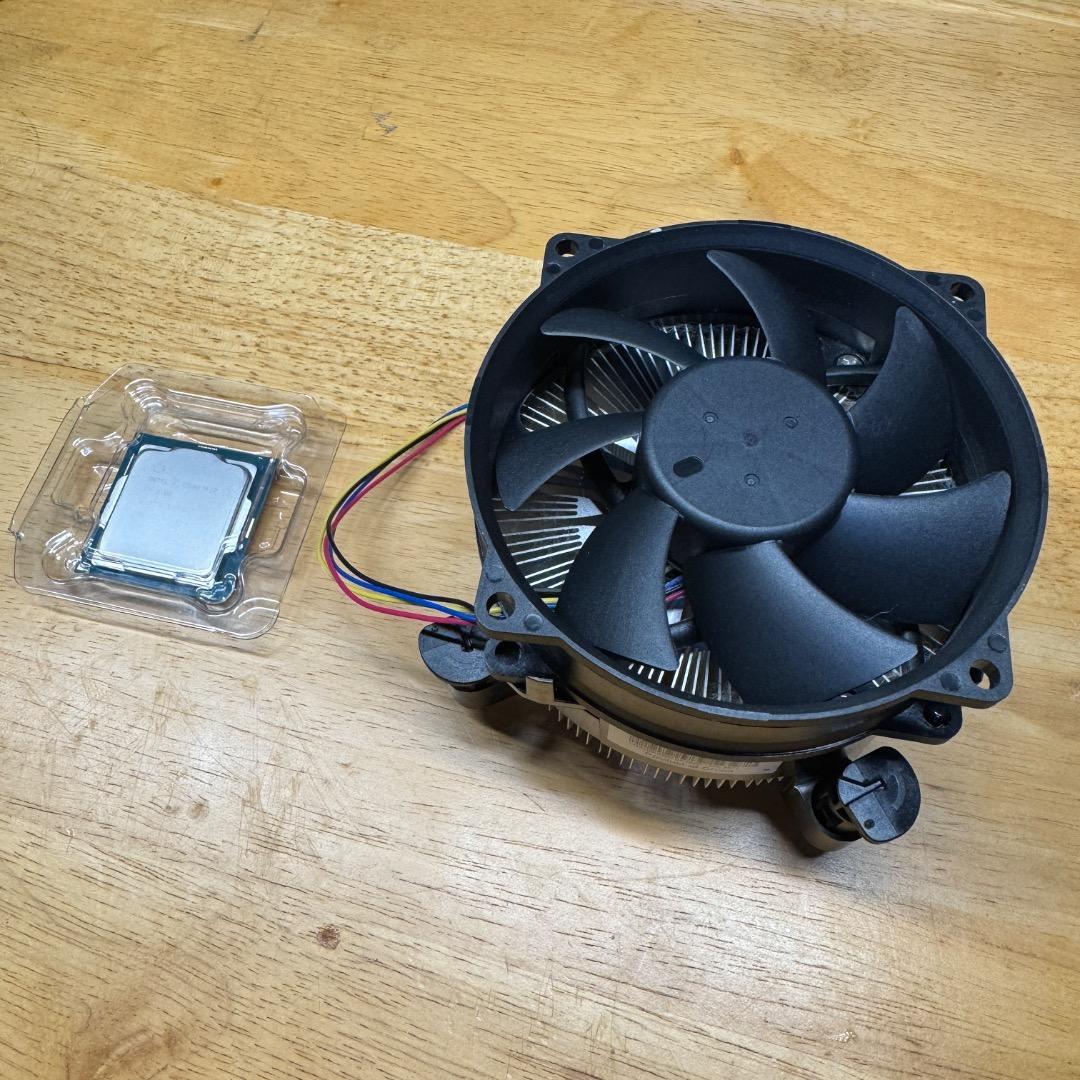 Intel Core i7 8700 ファン付き 中古品