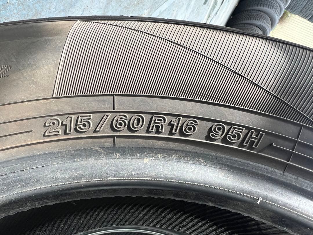とらねこヨコハマサマータイヤ215／60R16 95H