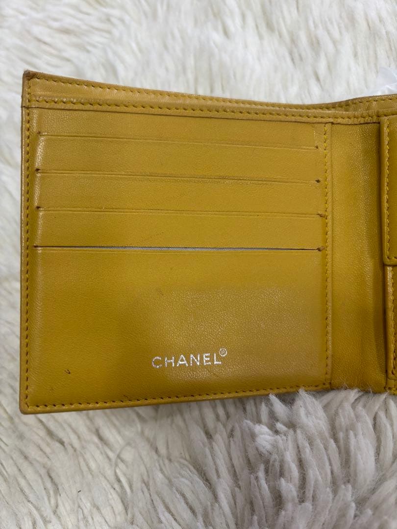 CHANEL イエロー 二つ折り財布