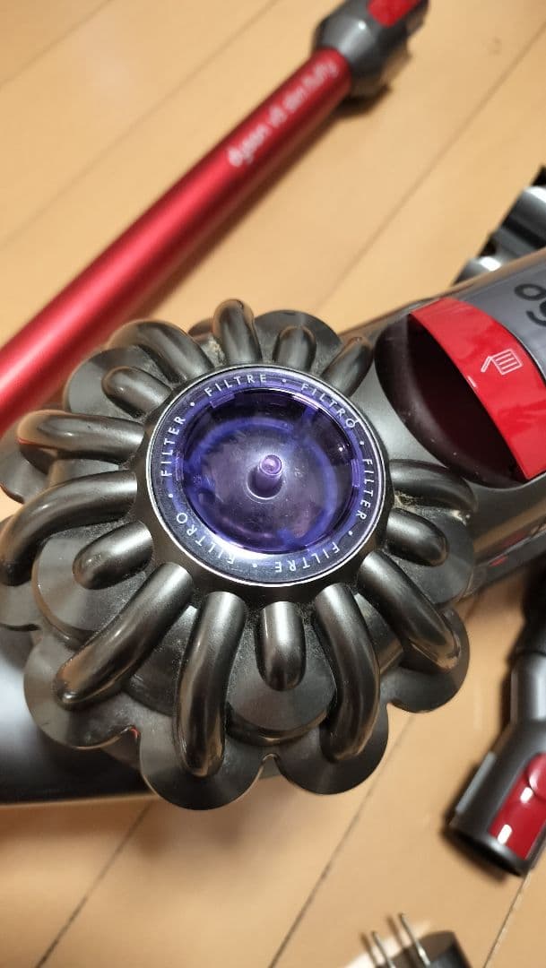 ダイソン Dyson V8 Slim Fluffy SV10KSLM