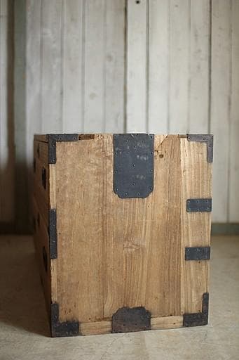 味のある木製の引き出し2段　チェスト　桐箪笥