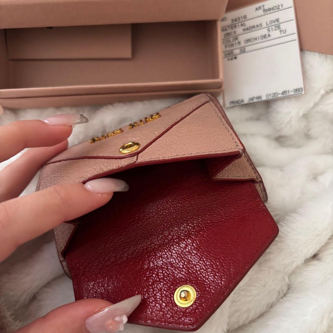 miumiu 財布　ラブレター
