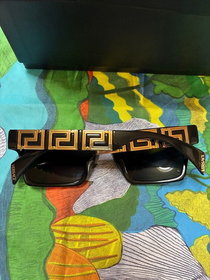 Versace ブラック ゴールド サングラス　美品