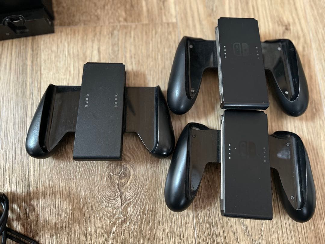 Nintendo Switch 本体とジョイコン　付属品