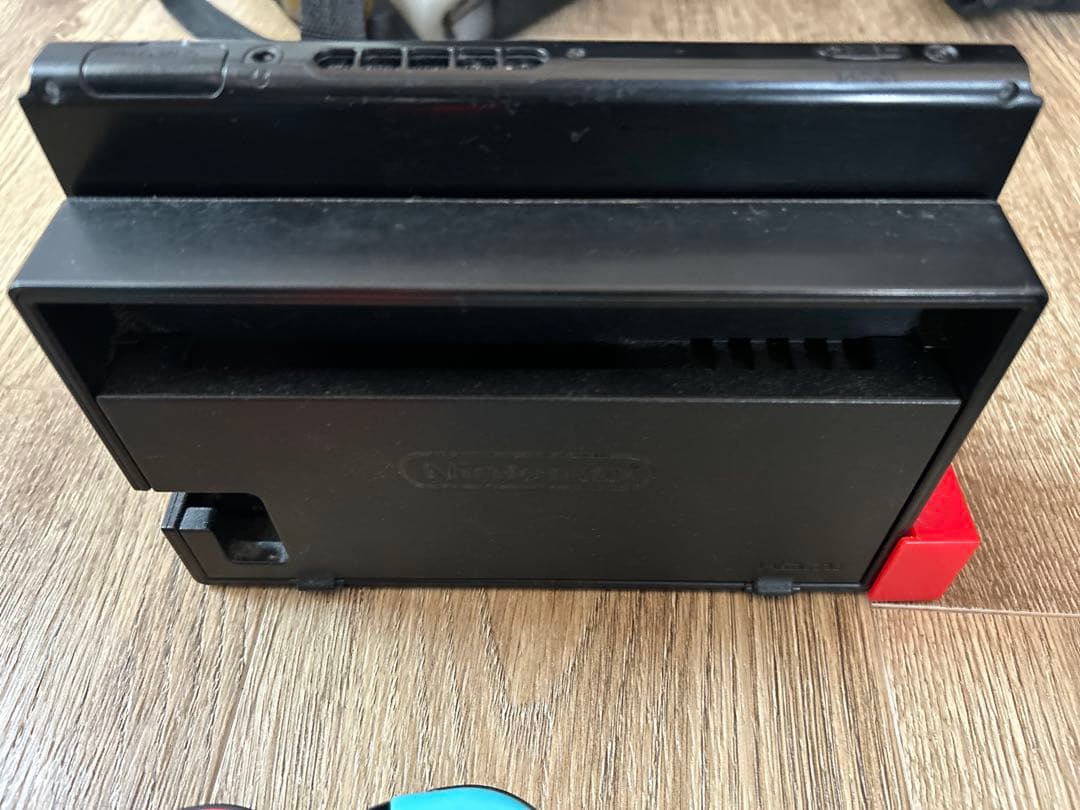 Nintendo Switch 本体とジョイコン　付属品