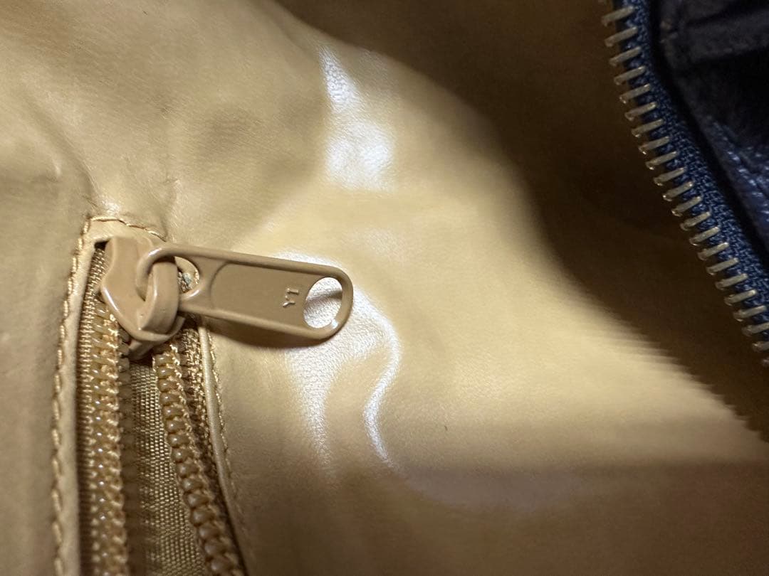 【正規品】TRUSSARDI トラサルディ　ボストンバッグ　レザー　ネイビー