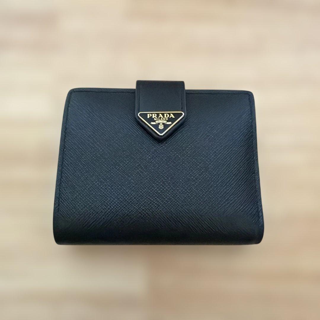 PRADA 財布　箱あり　二つ折り　サフィアーノ