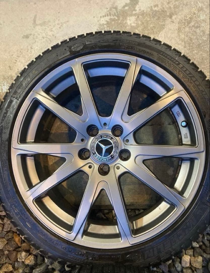 メルセデス　ベンツ　cla250 18インチホイール