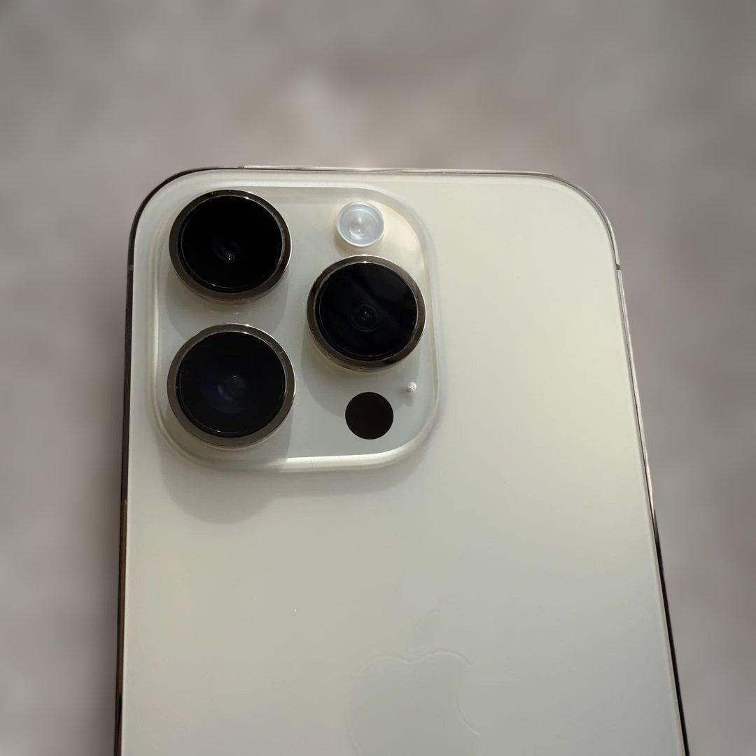 Apple iPhone 14 Pro ゴールド