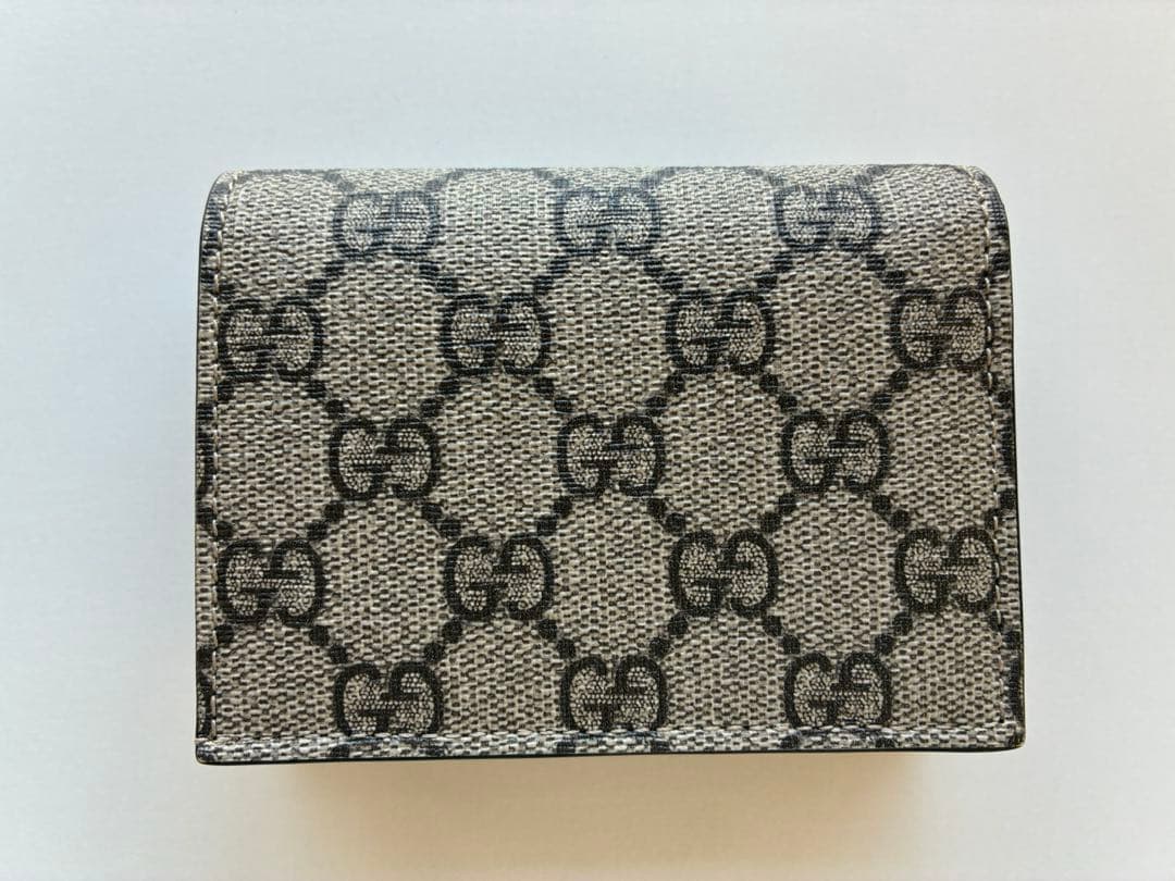 最終値下げ！GUCCI バレンタイン限定ハート型ロゴ 二つ折り財布