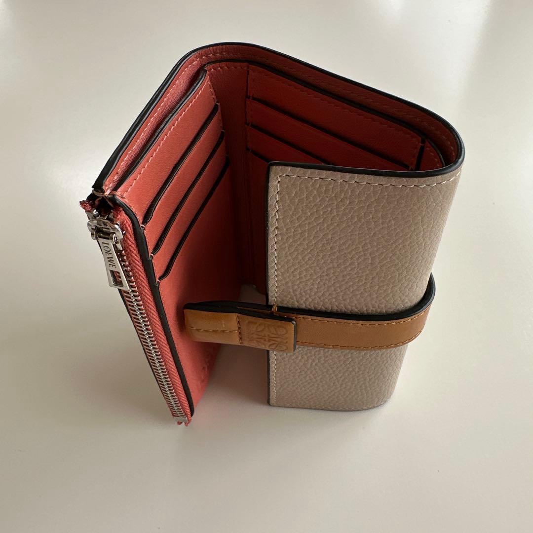 k　LOEWE 三つ折り財布