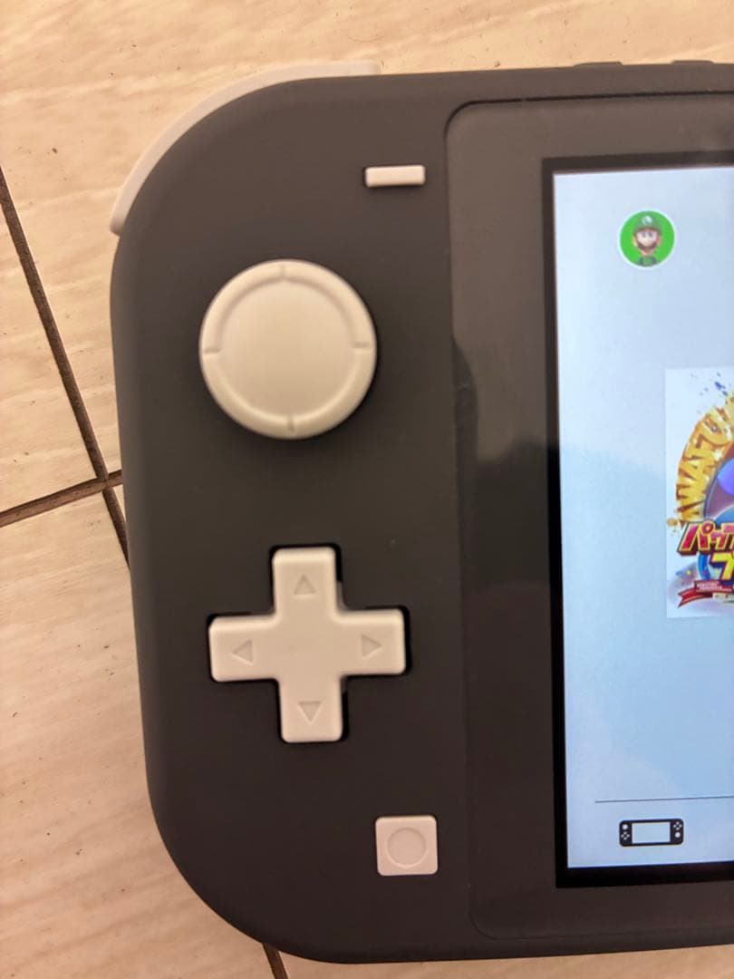 Nintendo Switch lite 本体のみ