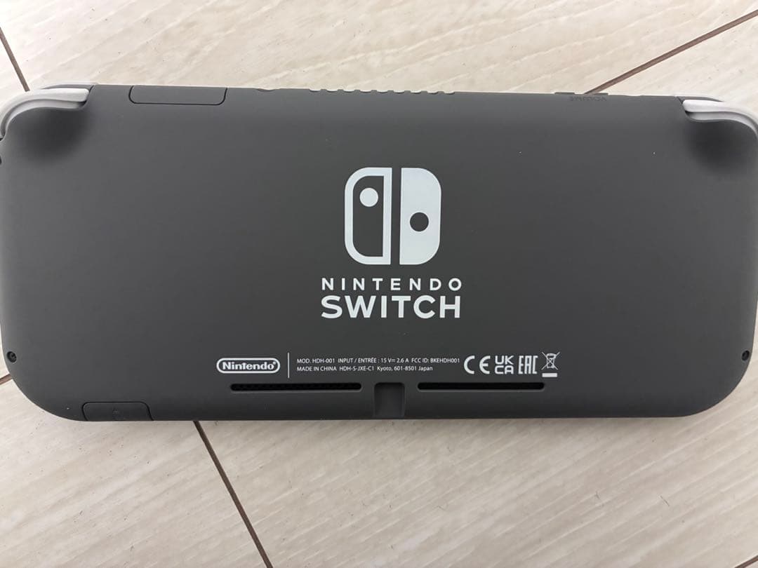 Nintendo Switch lite 本体のみ