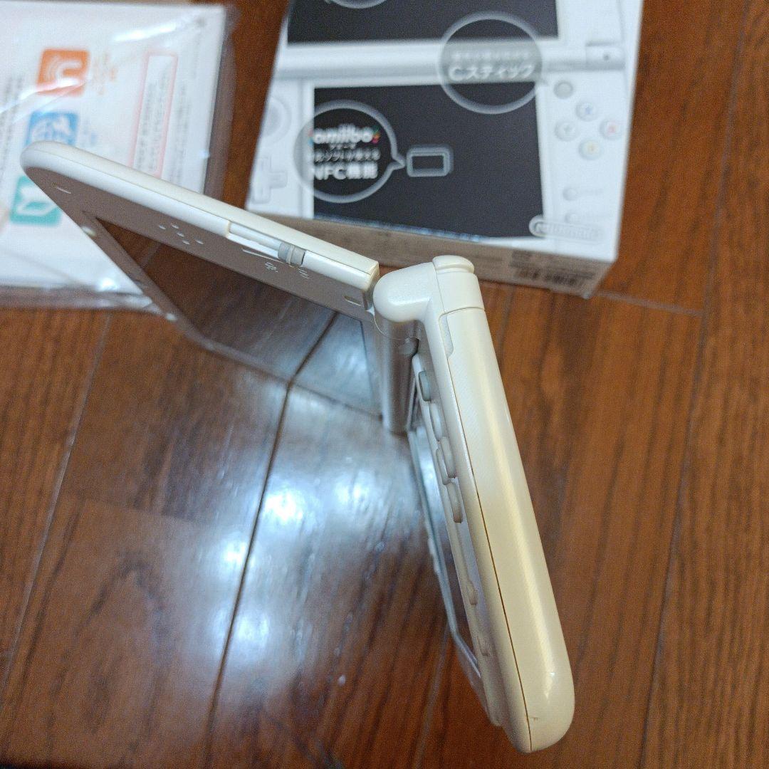 New ニンテンドー 3DSLL パールホワイト　美品　保証書あり